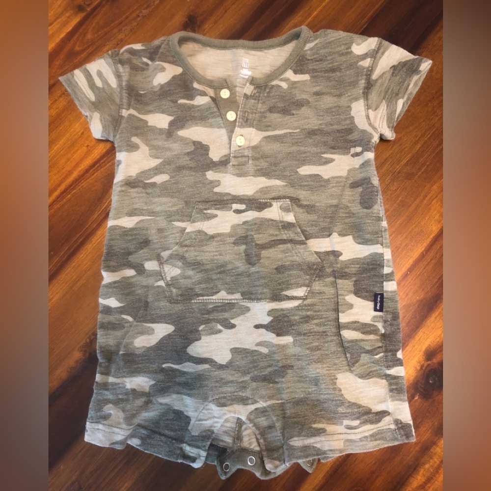 🚗3/$30 Gap romper